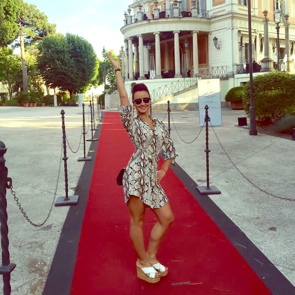 Missguided Stylish Dress - Picture 3 of 4